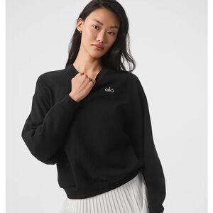 Accolade Crew Neck Pullover , color:black size:small(4-6) only worn once